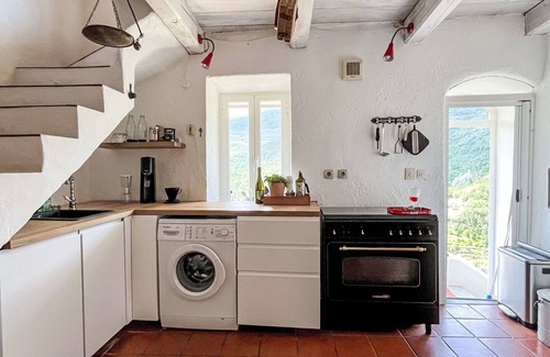 Borgomaro House | Wonderful villa for 6 guests with terrace