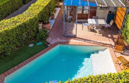 San Gimignano Villa | Wonderful villa for 4 people with WIFI, hot tub, private pool, TV, terrace and parking