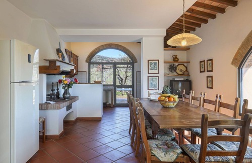 Scandicci House | Wonderful villa for 16 guests with private pool, WIFI, TV, patio, pets allowed and panoramic view
