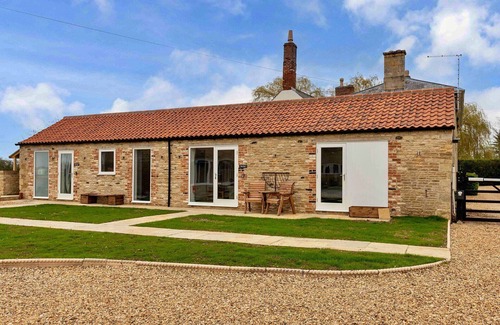 Thurlby House | Wonderful villa for 2 people with WIFI, terrace and pets allowed