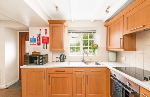 Thirsk House | Wonderful villa for 6 guests with WIFI, pool, hot tub, terrace and parking