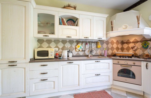 Montaldo Roero House | Wonderful villa for 8 guests with TV, balcony and pets allowed