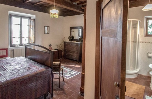 Radda in Chianti Villa | Wonderful villa for 6 guests with WIFI, TV, terrace, pets allowed, panoramic view and parking