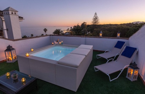 Golden Mile Apartment | WONDERFULLY LOCATED DUPLEX PENTHOUSE WITH PANORAMIC SEA AND MOUNTAIN VIEWS