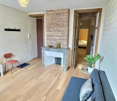 Centre Ville Apartment | WonderHost, bois et pierre en cœur de ville