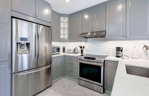 Vaughan House | Wonderland View Home