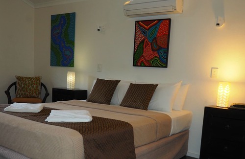 Wongaling Beach Apartment | Wongalinga Absolute Beachfront 2 Bedroom