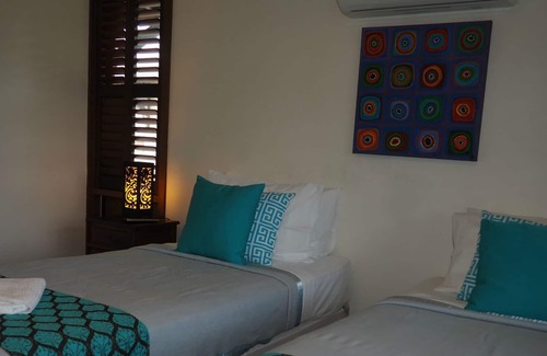 Wongaling Beach Apartment | Wongalinga Absolute Beachfront 2 Bedroom