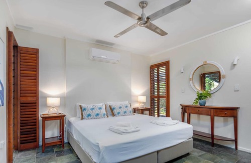 Wongaling Beach Apartment | Wongalinga Absolute Beachfront 3 Bedroom