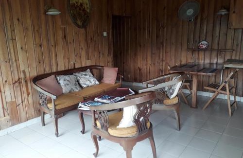 Kandy Apartment | Wood cabin