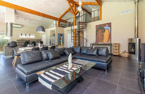 Moliets-et-Maa House | Wood & Design Villa with Heated Pool between Forest, Golf, and Ocean – Moliets, Sleeps 10