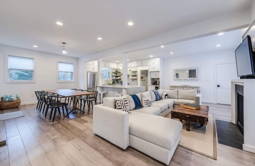 Southampton House | Wooded Oasis and Guest House in Hamptons!