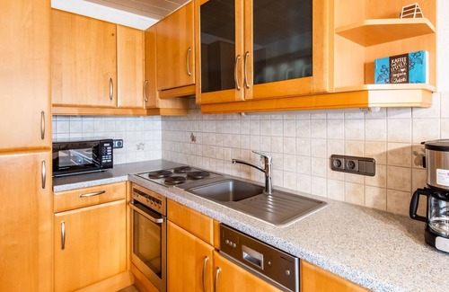 Bruck am Ziller Apartment | Wooden apartment in Hart with terrace