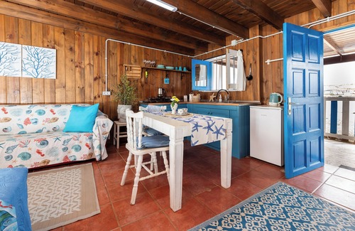 La Oliva Apartment | Wooden cabin next to the beach