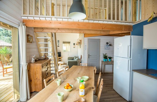 Hourtin House | Wooden chalet "Aloha": a real holiday home 5 mins walk from the lake