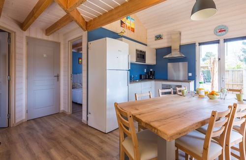Hourtin House | Wooden chalet "Aloha": a real holiday home 5 mins walk from the lake