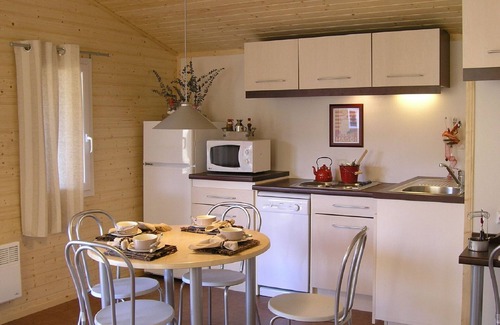Beynat Ski Chalet | Wooden chalet on the edge of Lac de Miel
