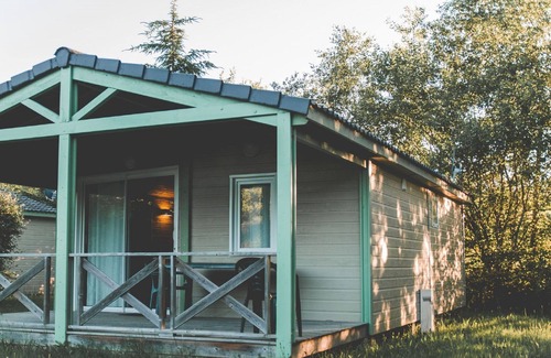 Beynat Ski Chalet | Wooden chalet on the edge of Lac de Miel