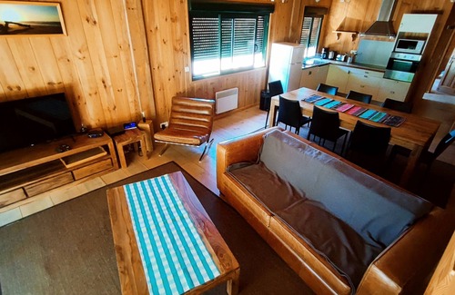 Linxe Cottage | Wooden cottage located in the middle of nature