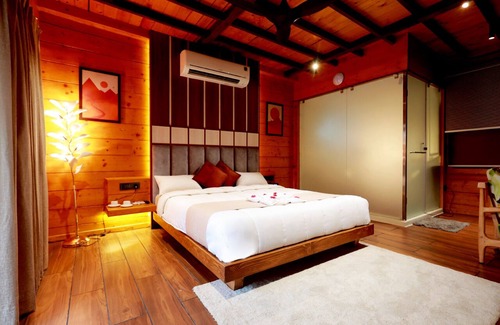 Tindivanam Hotel | Wooden ECR Sea Resort