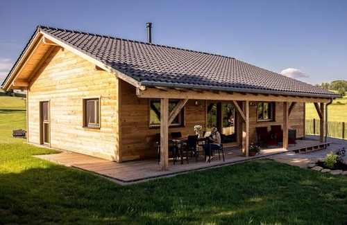 Jandelsbrunn Apartment | Wooden house - adjacent to the wide meadows