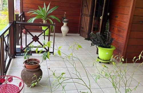 Lamentin Villa | Wooden villa in the countryside with Creole garden ideal for couples