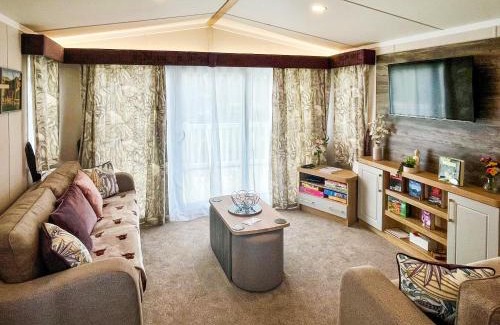 Glenesk House | Woodland Serenity