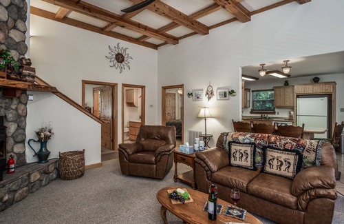 Cloudcroft Ski Chalet | Woodlands Way Chalet- A cozy get-away in Cloudcroft NM.n