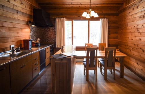 Hokujo Cottage | Woodpecker Chalet