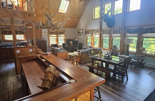 Beaver Cove House | Woods All Around-Direct ATV Access & Lake Access - sleeps 10+