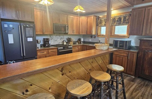 Beaver Cove House | Woods All Around-Direct ATV Access & Lake Access - sleeps 10+