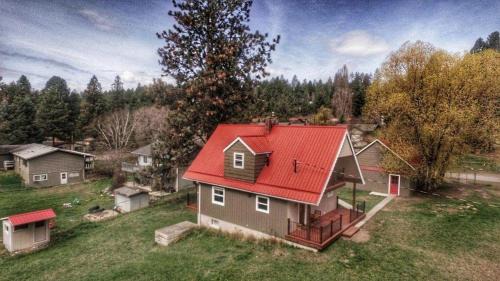 Woods Bay Ski Chalet | Woods Bay Chalet