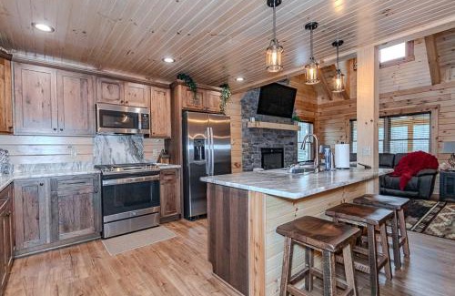 Austinburg House | Woodside Retreat