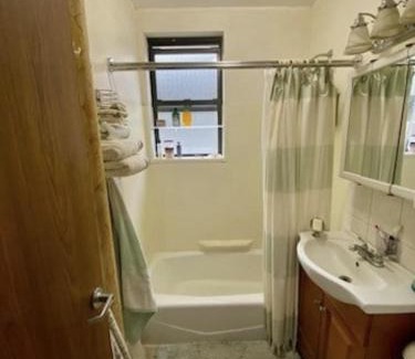 Queens Hotel | Woodside room