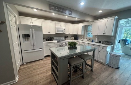 Bronston Condo | Woodson Bend 108-4. Fully Updated First Floor Lake View Condo.