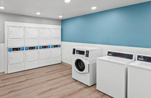 Coralville Hotel | WoodSpring Suites Coralville Iowa City