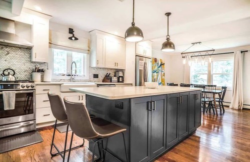 Zena House | Woodstock Family Home w/Tree House + Heated Pool