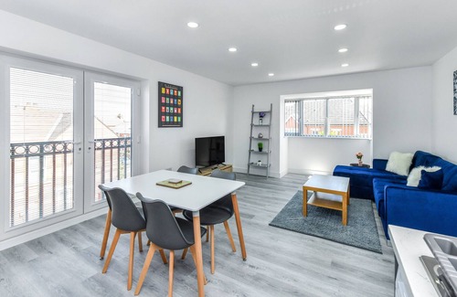 Hucknall Apartment | Woodstock House Flat 8 - Charming 2BR Hucknall