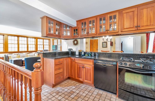 Woodstock House | Woodstock River Front, Sauna & Nature Trails