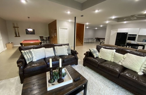 Winchester House | Woodsy 6br Lake House W/Dock Near Twin Creeks