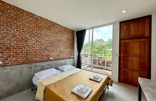 Phra Pradaeng Hotel | WoodViewResort