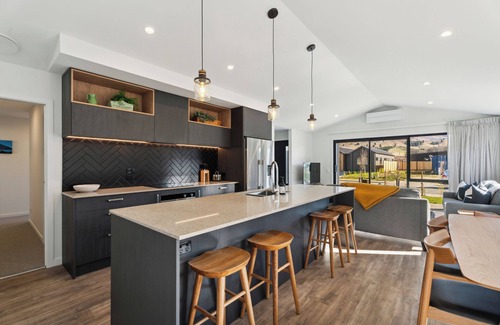 Lowburn House | Wooing Tree Beauty - Cromwell Holiday Home