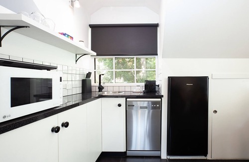 Woolwich Apartment | Woolwich Studio Bliss, Private Oasis by the Water