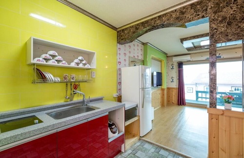 Yeongdeok House | Woori pension
