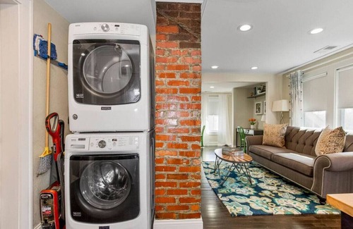 Kansas City Apartment | Work & Relax in KC: Comfortable 2nd Floor Apt (2BR/2BA)| Near Plaza