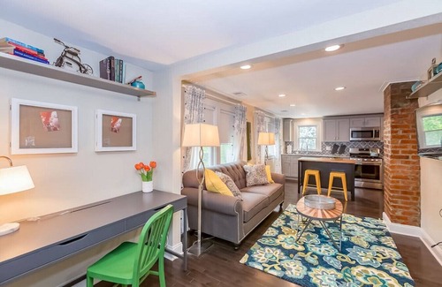 Kansas City Apartment | Work & Relax in KC: Comfortable 2nd Floor Apt (2BR/2BA)| Near Plaza