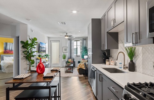 North Scottsdale Condo | ※Work + Relax ※Pool Access ※ In-Unit Laundry