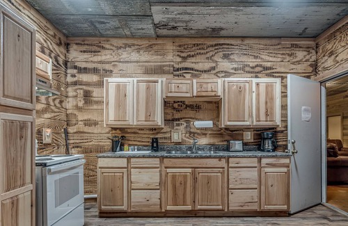 Hughes County Cabin | Working Ranch on 320 acres. Deer, Trails, Buffalo, Ponds, Rams, Views, Can-Ams!!