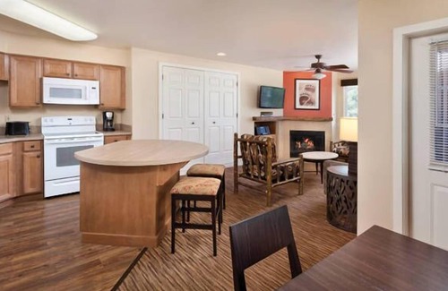 Big Bear Lake Hotel | WorldMark Big Bear - 2 Bedroom Accessible