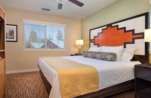 Big Bear Lake Hotel | WorldMark Big Bear - 2 Bedroom Accessible